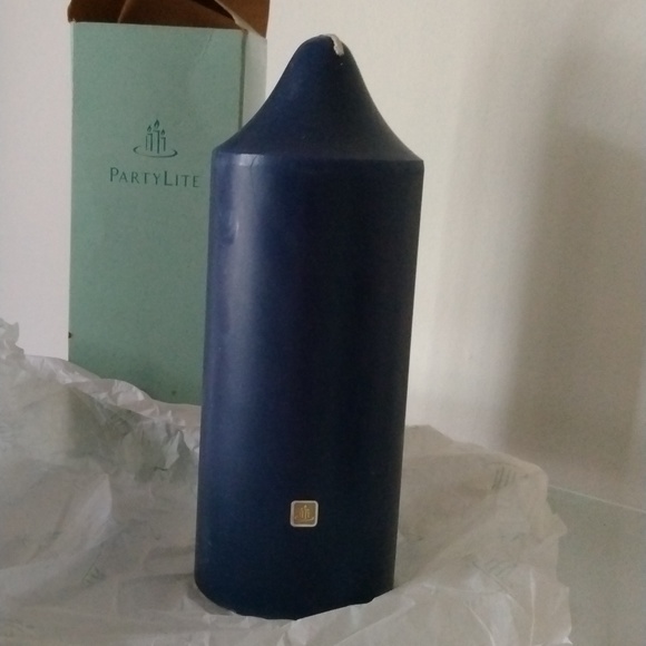New in box Party Lite Blueberry scented - Picture 2 of 2